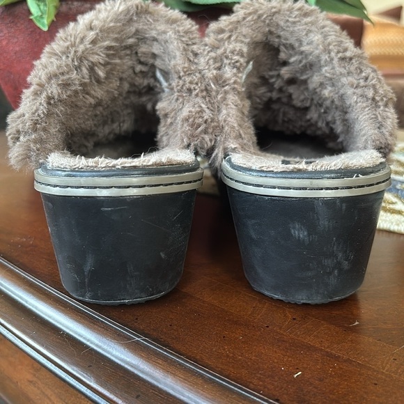 CROCS Cobbler Eva Clogs Black w/ Walnut Faux Fur Lining Slip On Casual Shoes - Picture 6 of 16